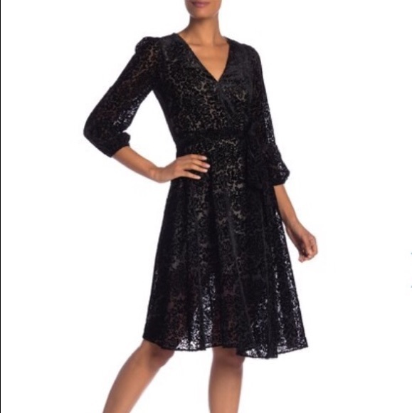 alice and olivia black velvet dress